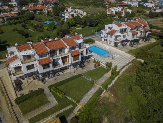 obiekt, teren hotelu, basen