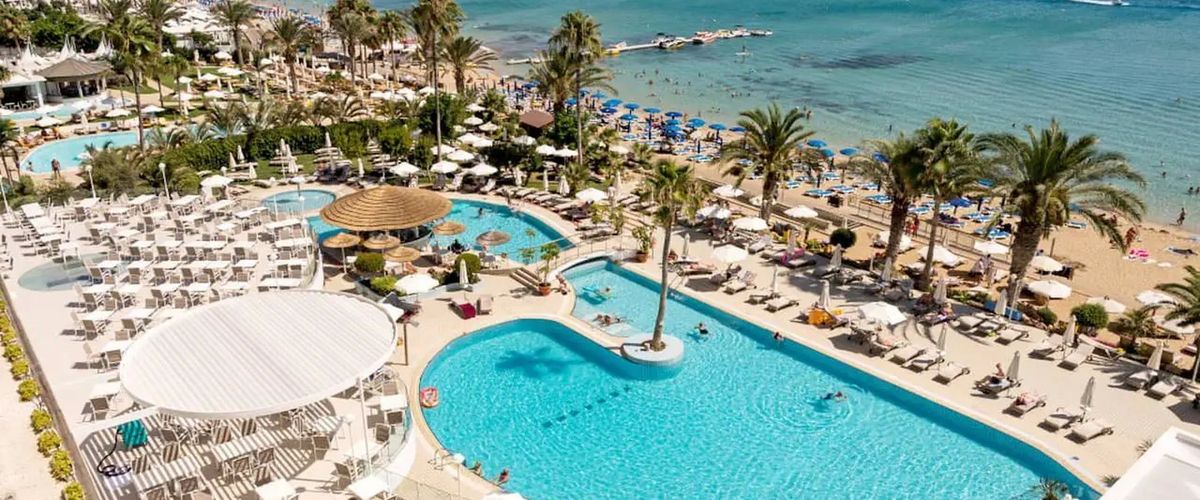 teren hotelu, basen, plaża