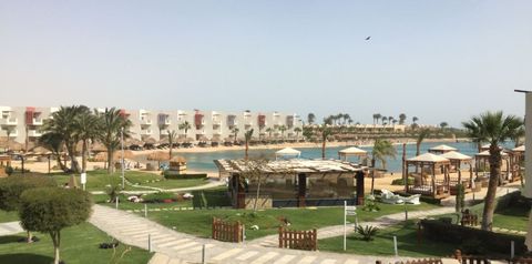 teren hotelu, pool bar