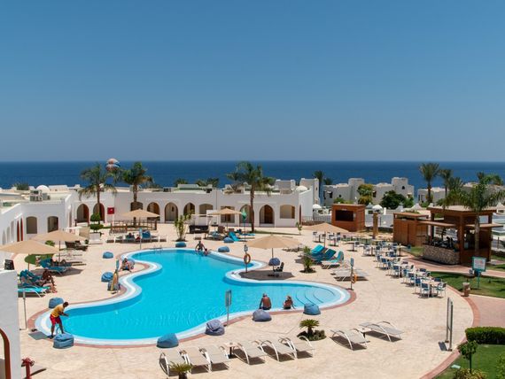 obiekt, teren hotelu, basen