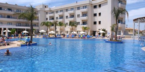 obiekt, teren hotelu, basen