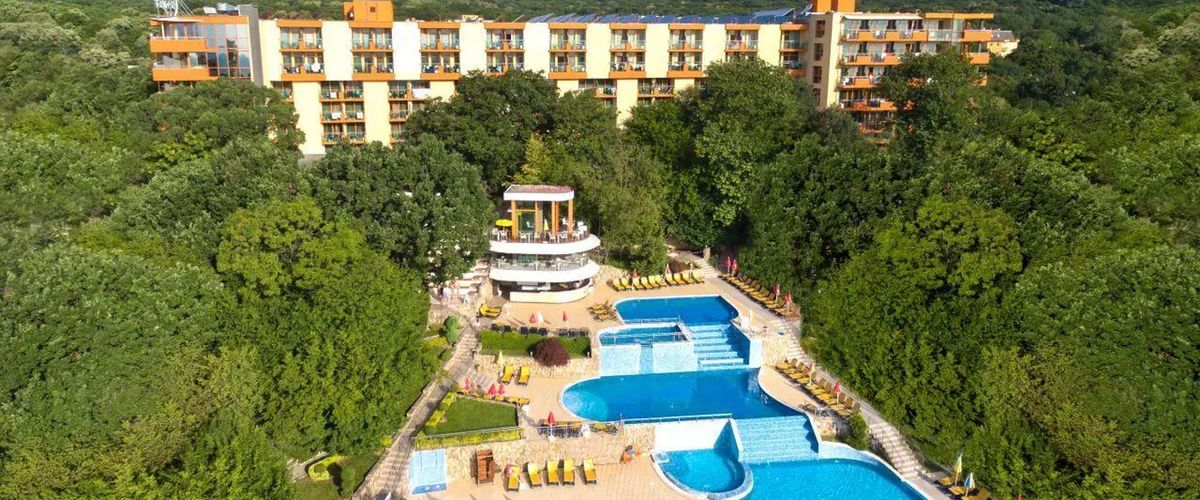 obiekt, teren hotelu, basen