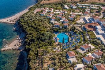 Sunrise Village (Petalidi)