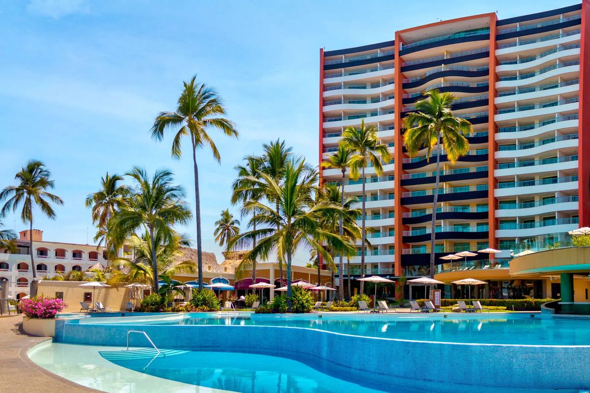 obiekt, teren hotelu, basen