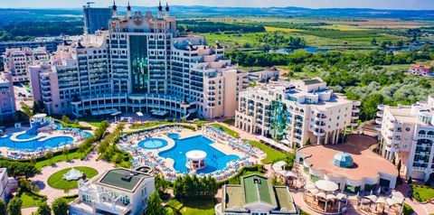 obiekt, teren hotelu, basen