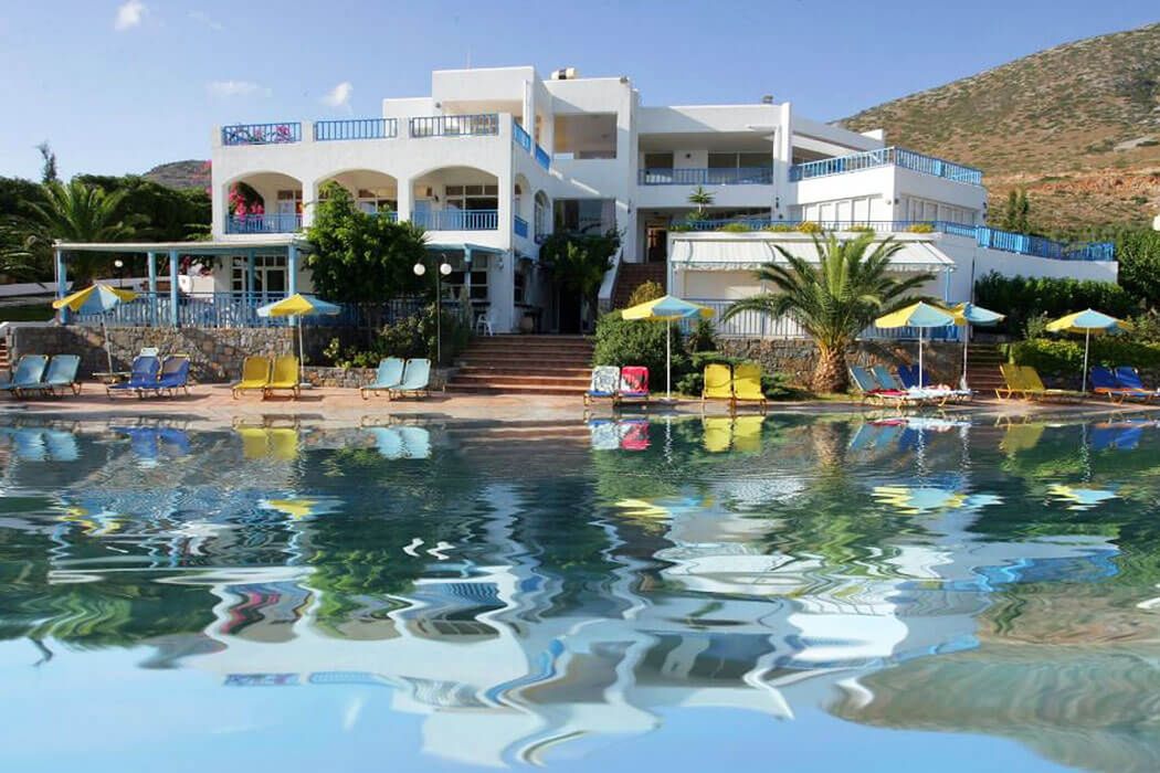 obiekt, teren hotelu, basen