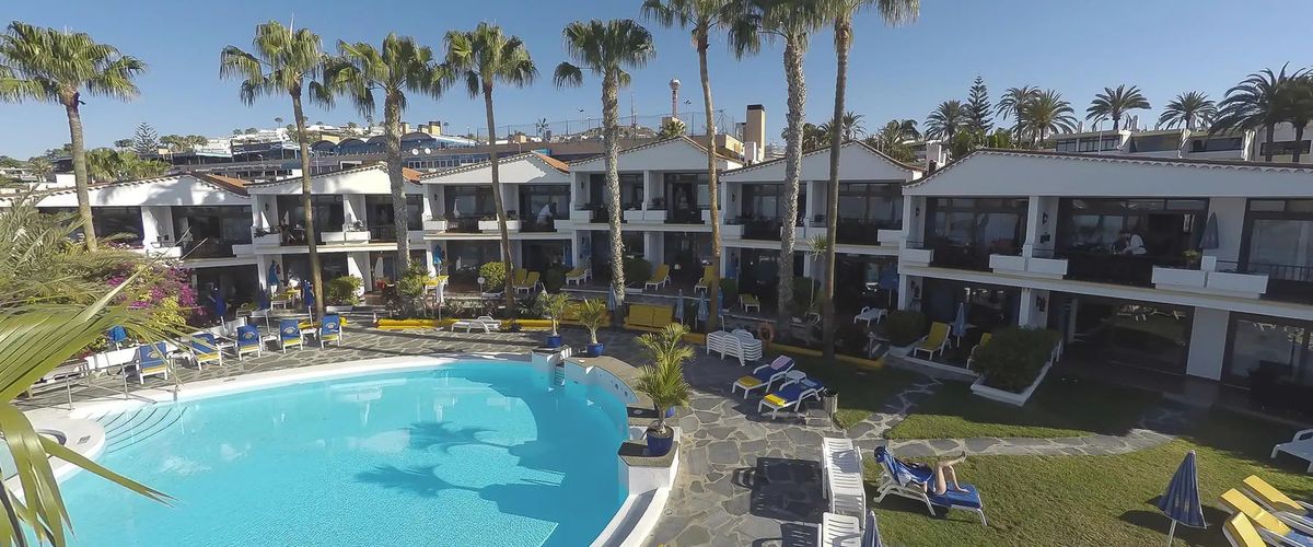 obiekt, teren hotelu, basen