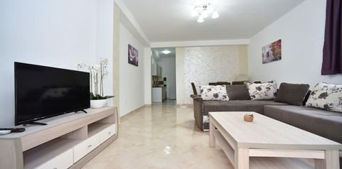 pokój, kuchnia / aneks kuchenny