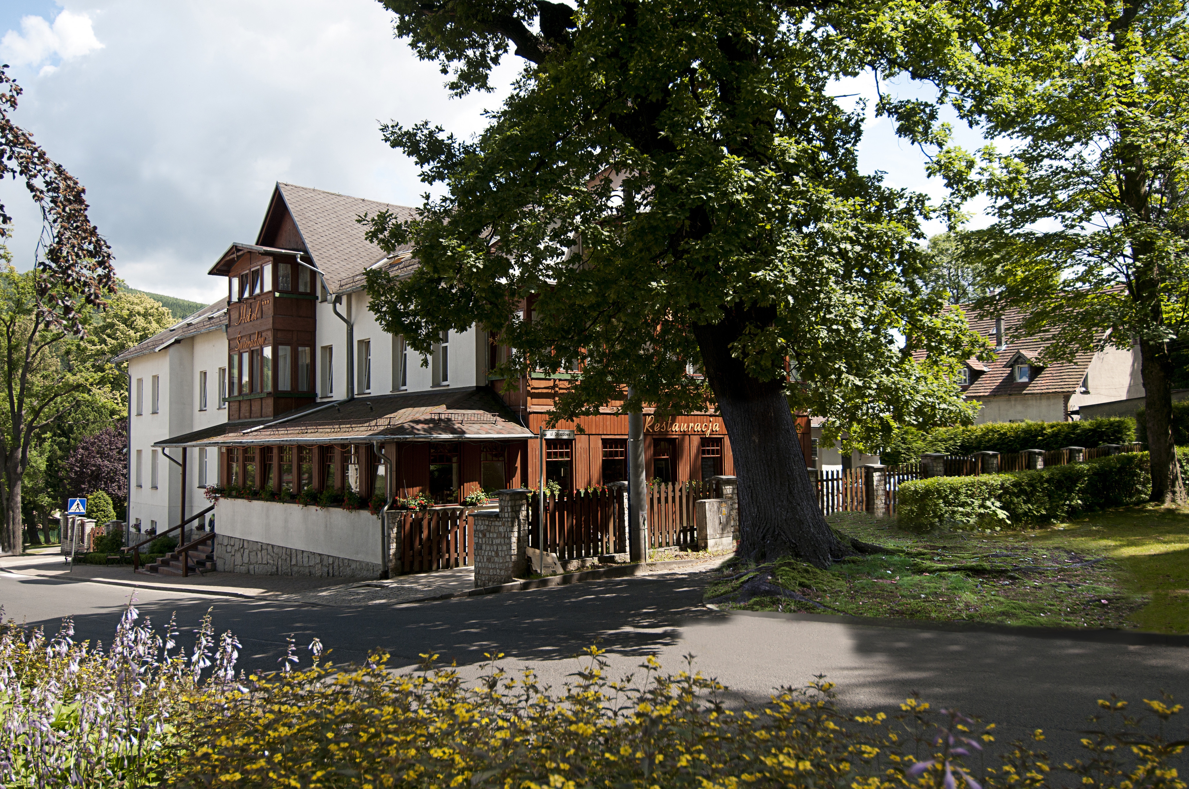 obiekt, budynek główny