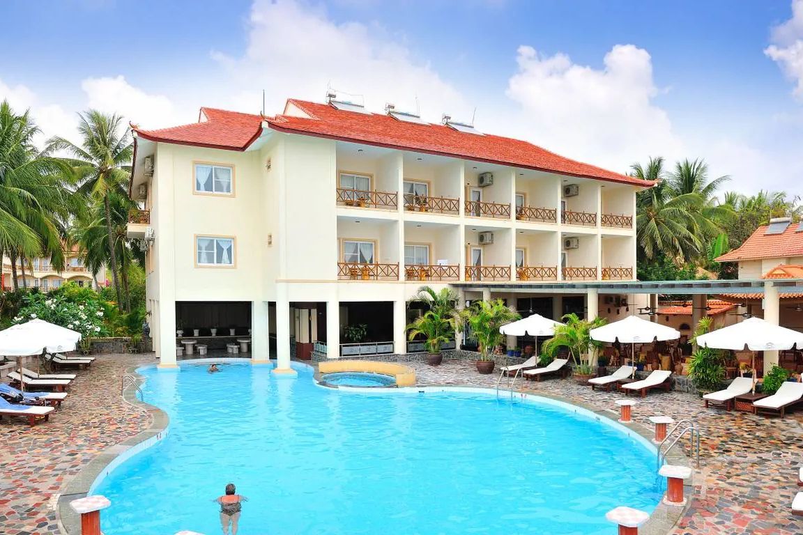 obiekt, teren hotelu, basen