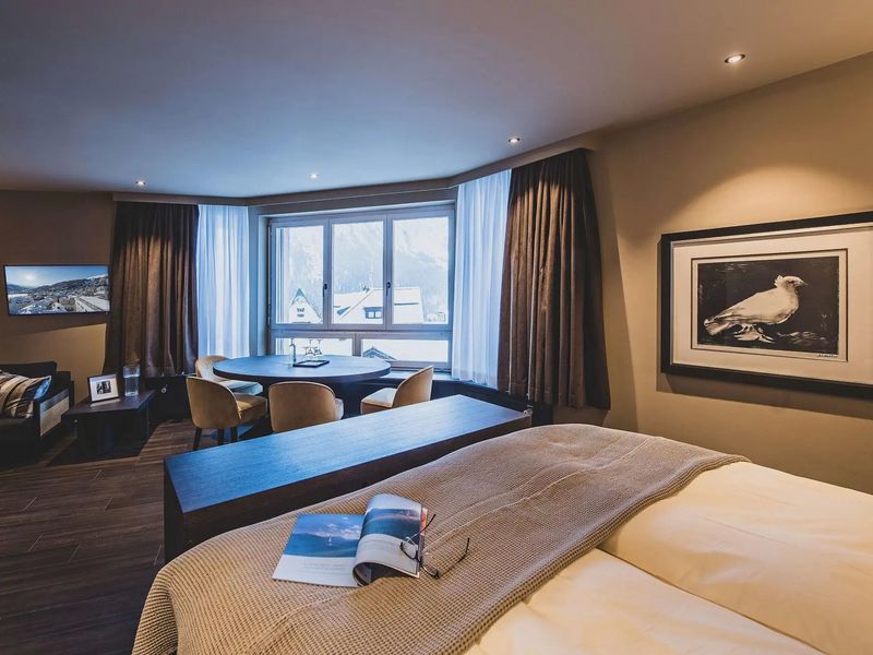 Monopol Art Boutique (St. Moritz)