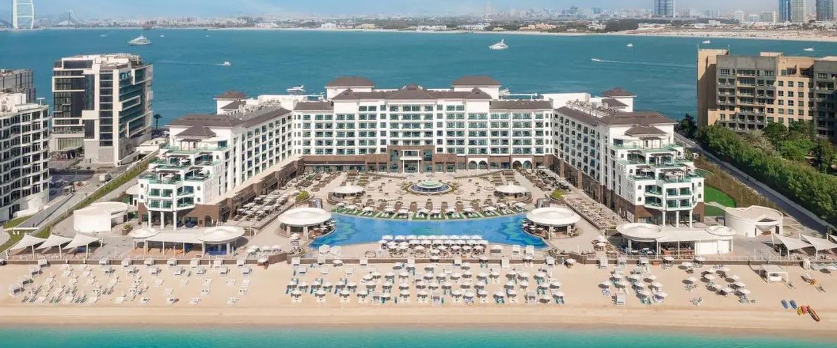 teren hotelu, basen, plaża