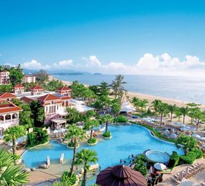 Centara Grand Beach Resort Phuket (Karon Beach)