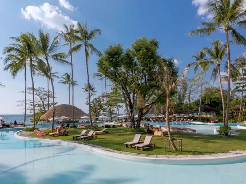 Eden Beach Resort & Spa