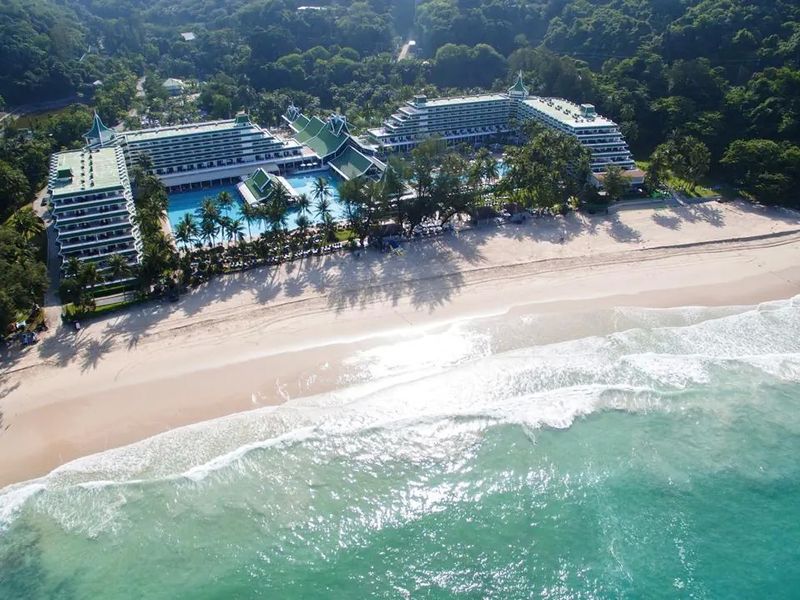 Le Meridien Phuket Beach Resort 5*