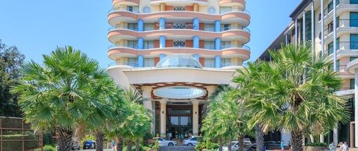 Long Beach Garden & Spa