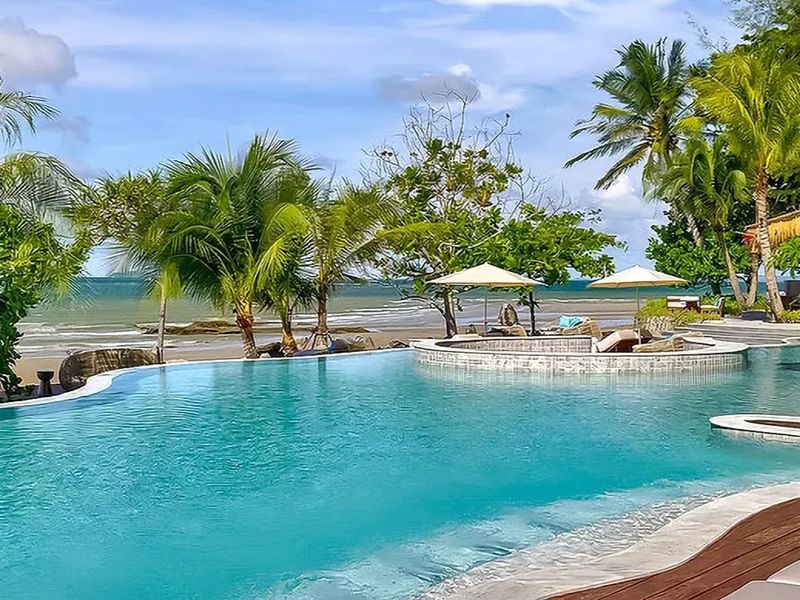 Mercure Rayong Lomtalay Villas &amp; Resort 4*
