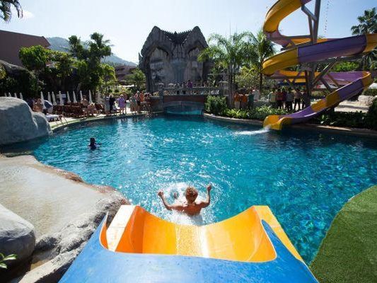 basen, aquapark, zjeżdżalnia