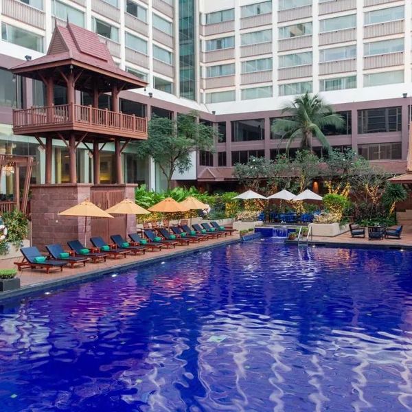Ramada Plaza Menam Riverside