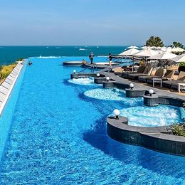 Royal Cliff Beach