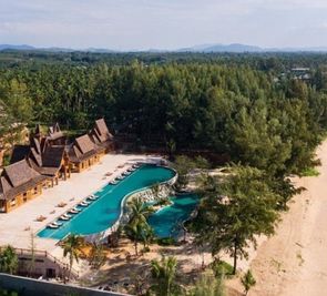Santhiya Phuket Natai