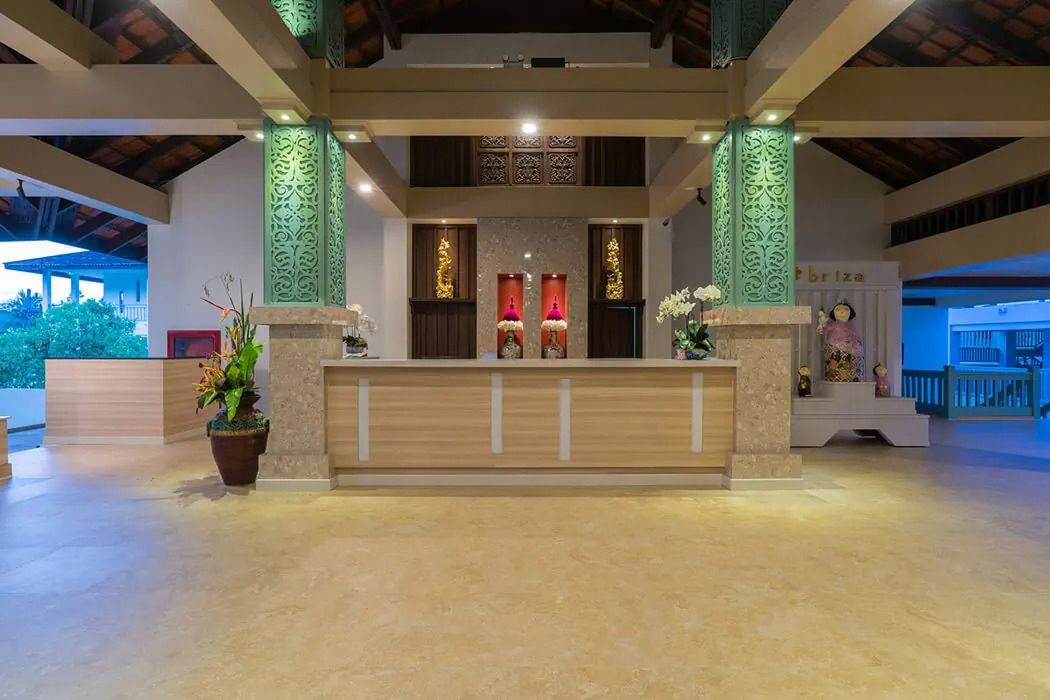 The Briza Beach Resort - recepcja / lobby