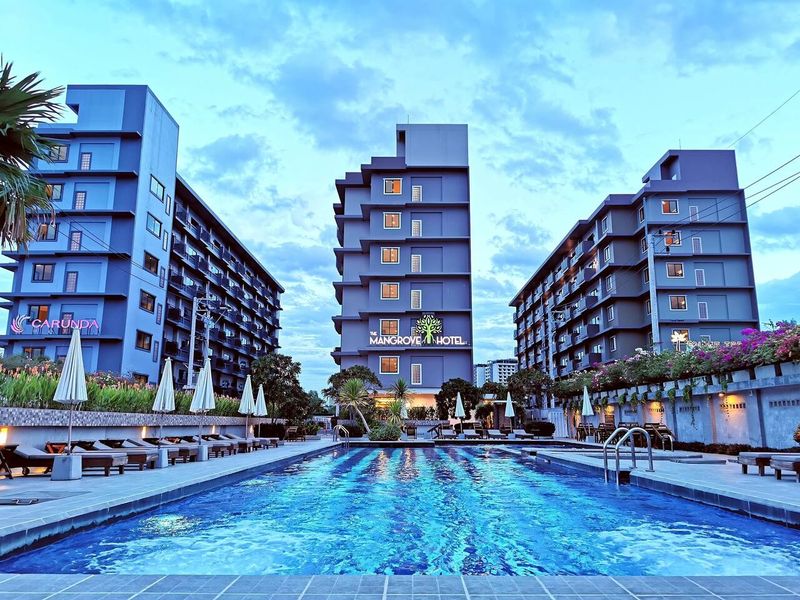 The Mangrove 3*