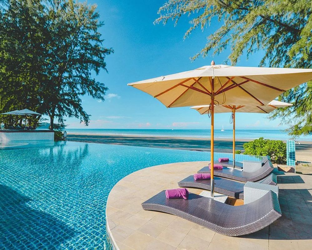 Twin Lotus Resort & Spa