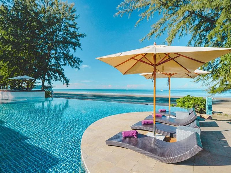 Twin Lotus Resort &amp; Spa