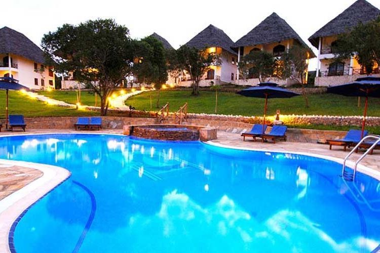 obiekt, teren hotelu, basen