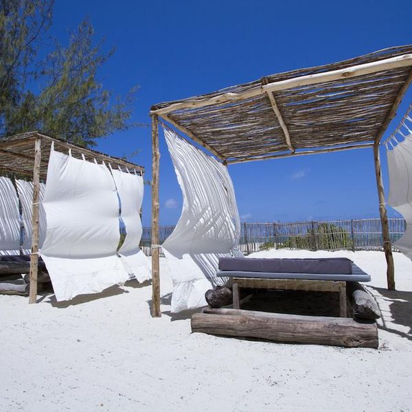 Boutique Uzuri – 2026-07-22 - Zdjęcie 2