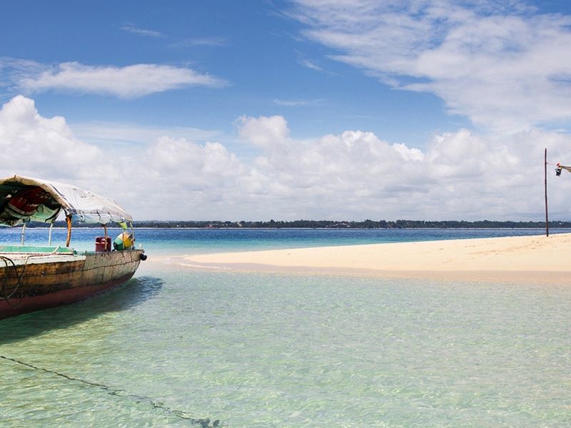 DoubleTree Resort by Hilton Stone Town 4*