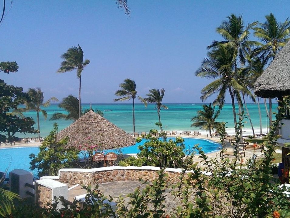 teren hotelu, basen, plaża