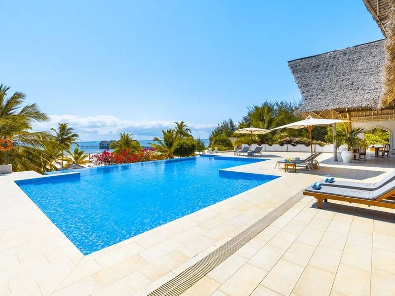 Konokono Beach Resort 5*