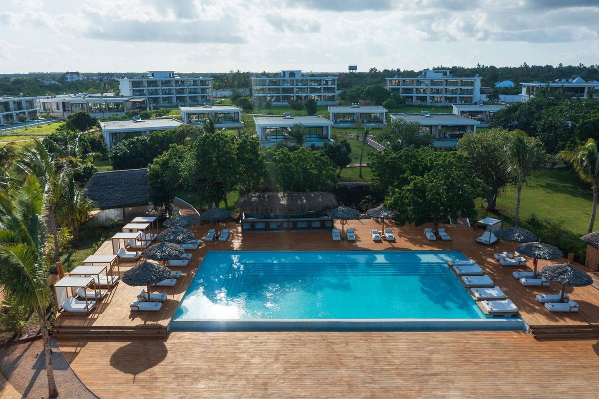 Kwanza Resort By Sunrise - basen