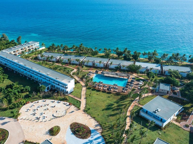 Kwanza Resort By Sunrise