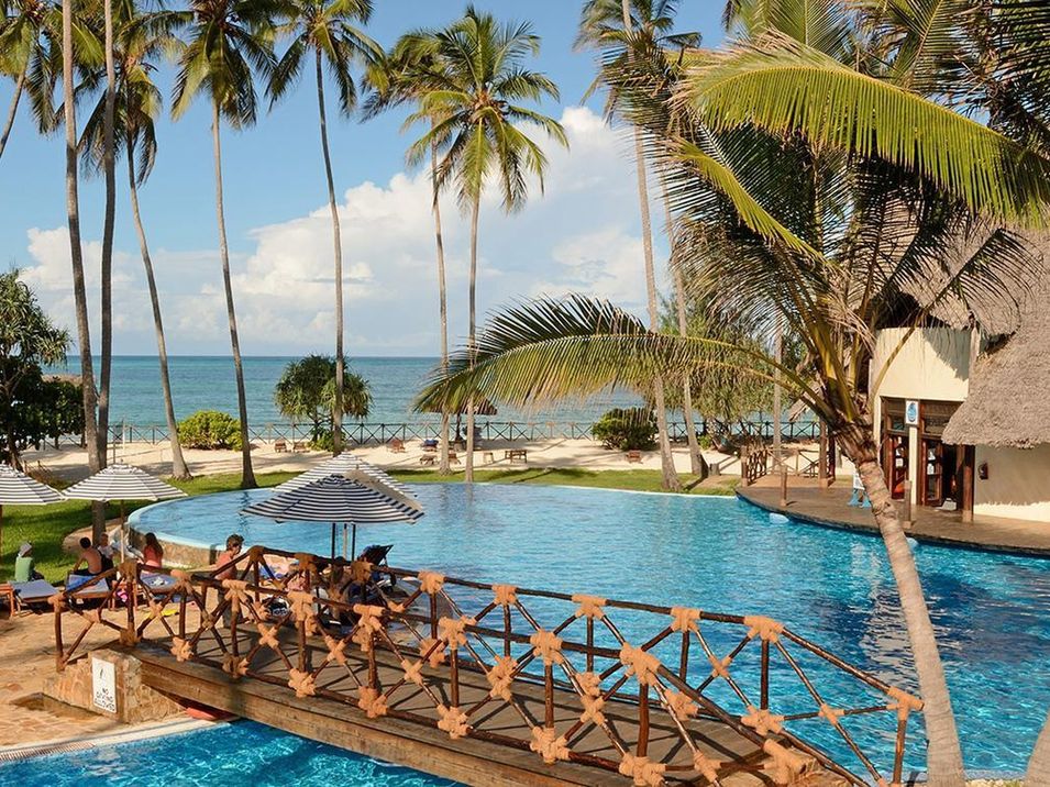 basen, pool bar