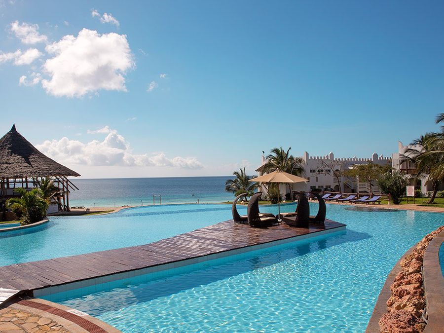 basen, pool bar