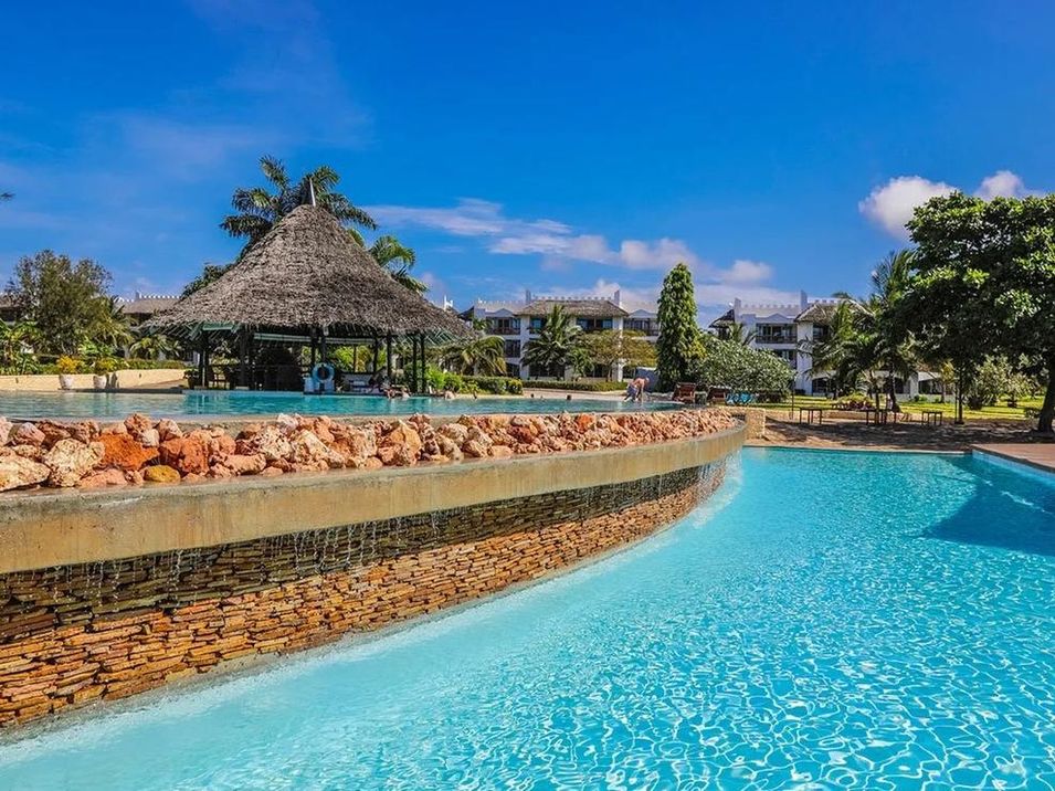 basen, pool bar