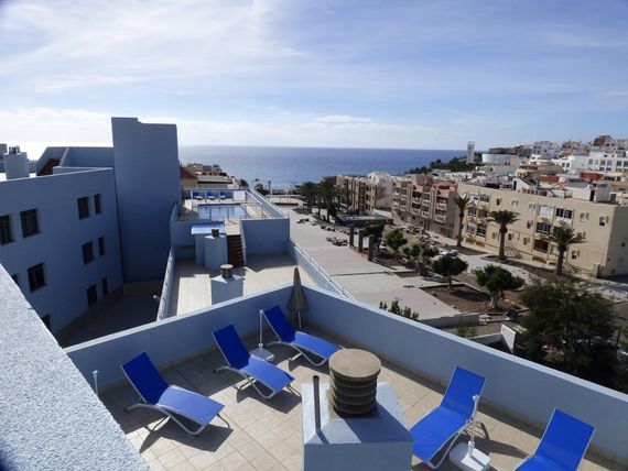 TAO Morro Jable – balkon apartamentu i taras kompleksu w Morro Jable