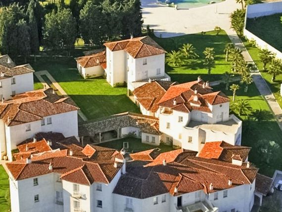 obiekt, teren hotelu