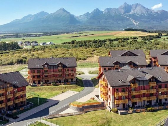 obiekt, teren hotelu