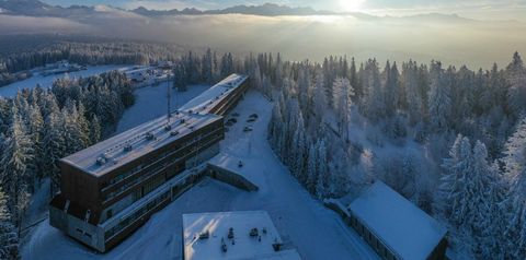 teren hotelu, budynek główny, obiekt