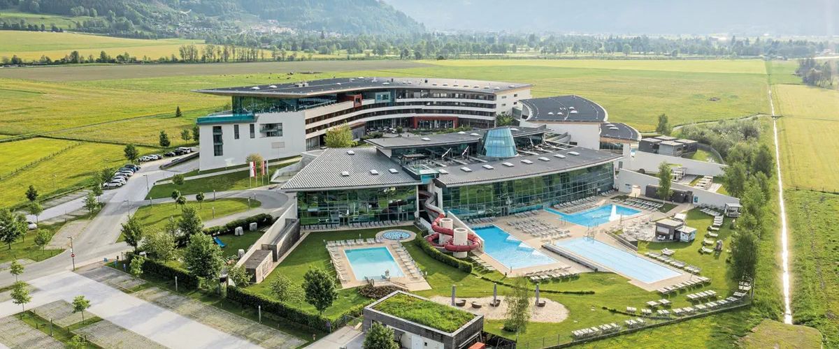 obiekt, budynek główny, teren hotelu