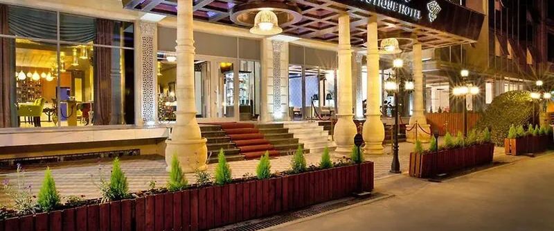 budynek główny, obiekt