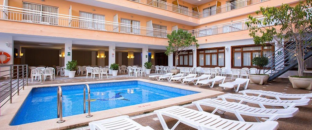 teren hotelu, basen, sport i rekreacja