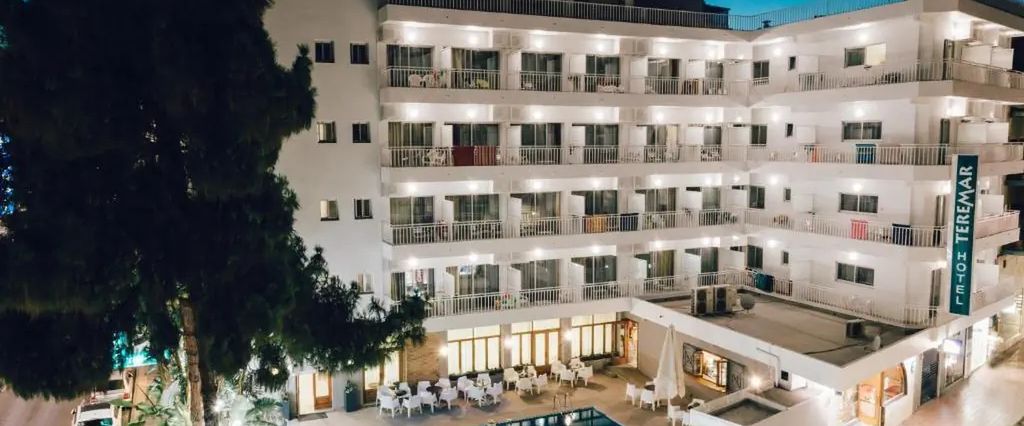 obiekt, teren hotelu, basen