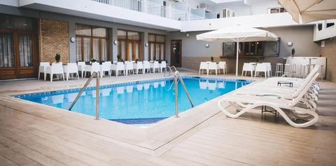 obiekt, teren hotelu, basen