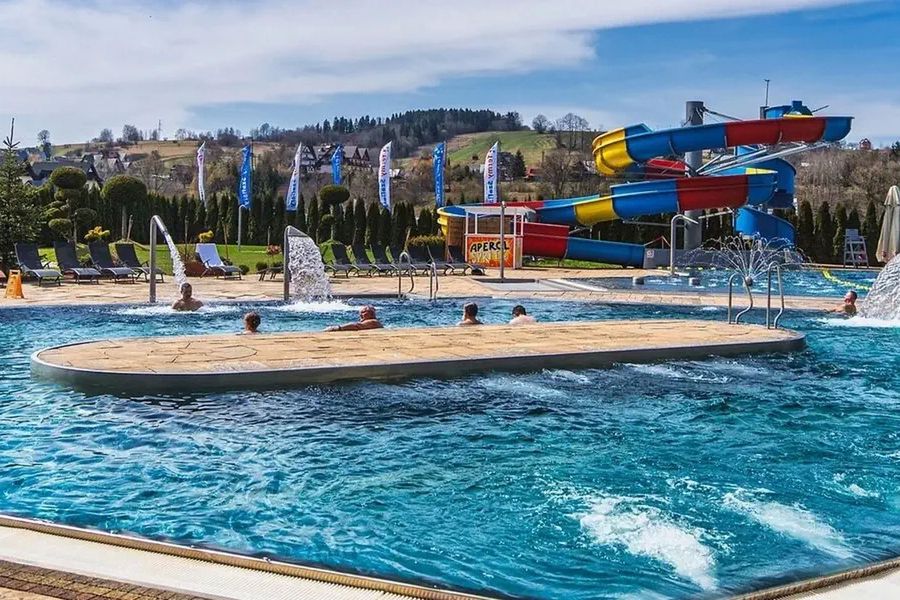 basen, aquapark, zjeżdżalnia