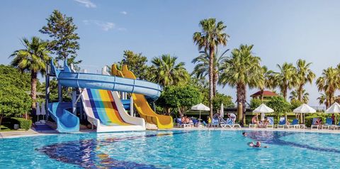 teren hotelu, basen, zjeżdżalnia